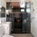 Orman Evi Himoskuutio 3 Inc Outdoor Jacuzzi *