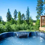 Himoskuutio 3 Inc Outdoor Jacuzzi