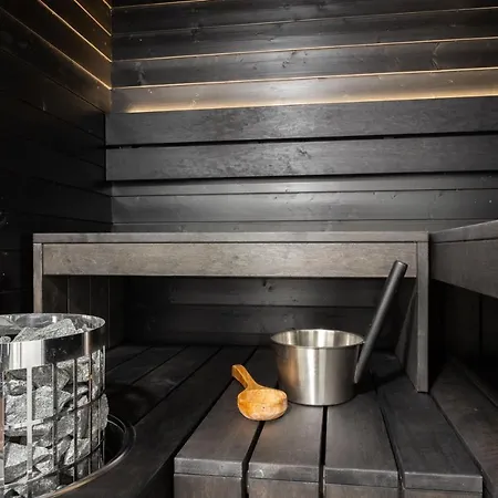Orman Evi Himoskuutio 3 Inc Outdoor Jacuzzi Jämsä