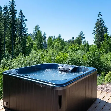 Himoskuutio 3 Inc Outdoor Jacuzzi Lodge Jämsä