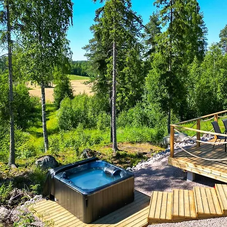 Himoskuutio 3 Inc Outdoor Jacuzzi Orman Evi Jämsä